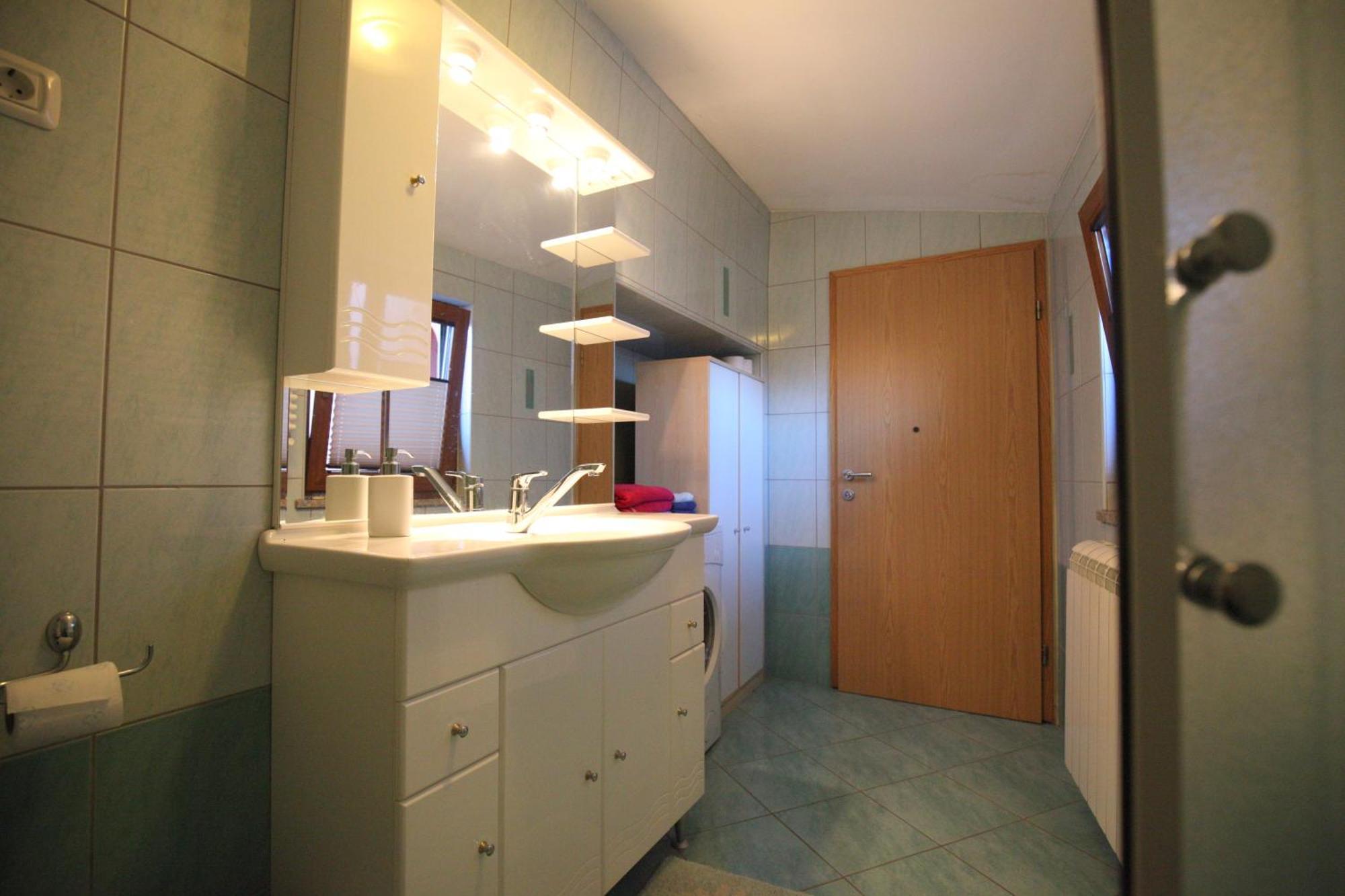 Rooms And Apartment Ambrozic Vremski Britof 외부 사진